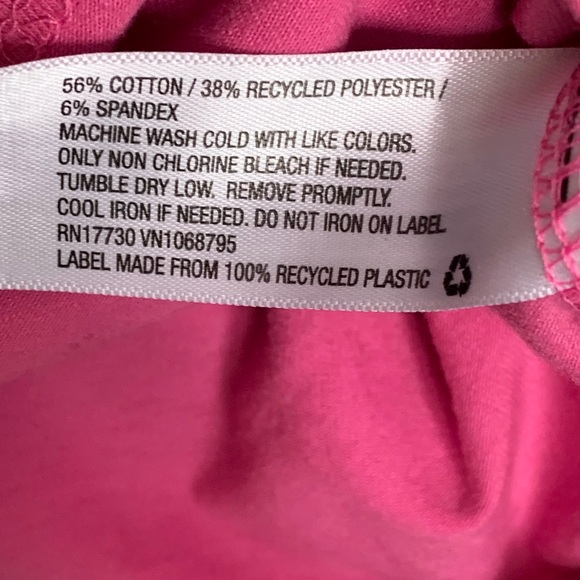 A New Day Fuchsia Women’s Sleeveless Crop Style Top Size Medium - Picture 3 of 4